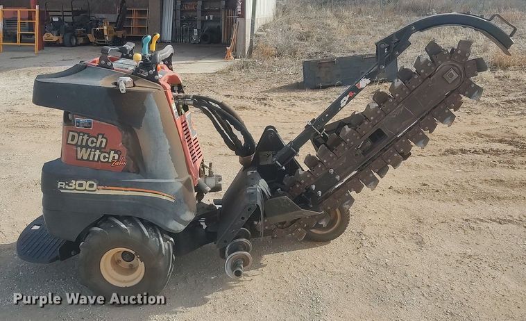 image for item DO3774 2011 Ditch Witch R300  trencher