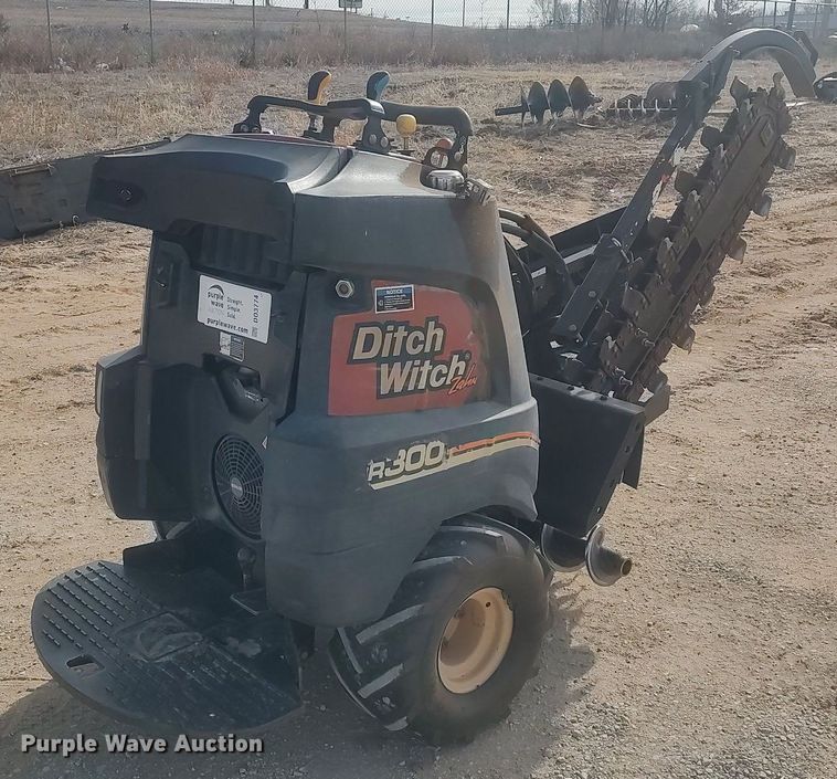 image for item DO3774 2011 Ditch Witch R300  trencher