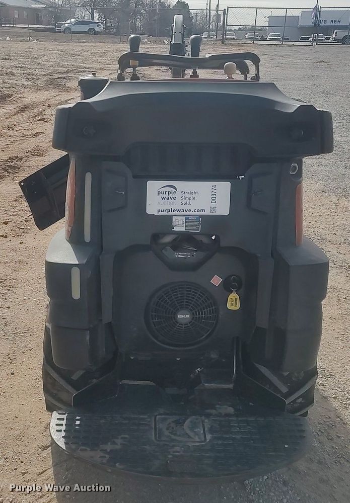 image for item DO3774 2011 Ditch Witch R300  trencher