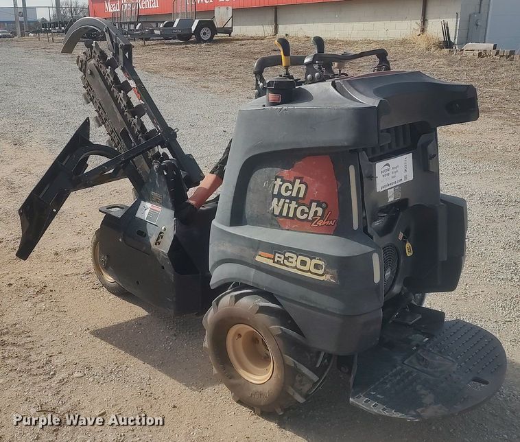 image for item DO3774 2011 Ditch Witch R300  trencher