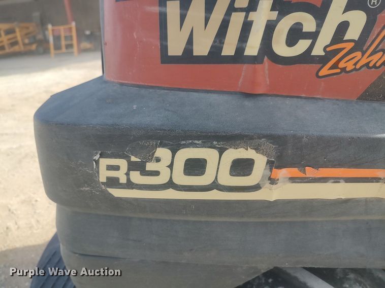 image for item DO3774 2011 Ditch Witch R300  trencher