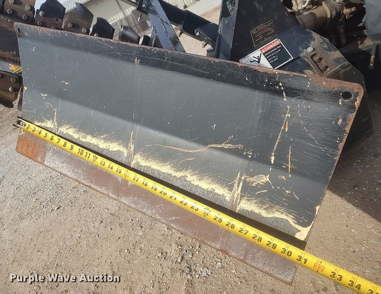 image for item DO3774 2011 Ditch Witch R300  trencher