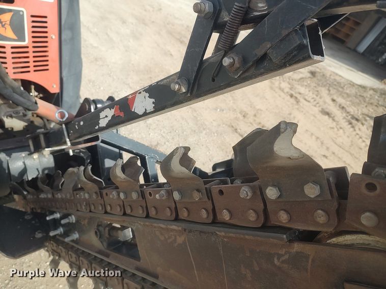 image for item DO3774 2011 Ditch Witch R300  trencher