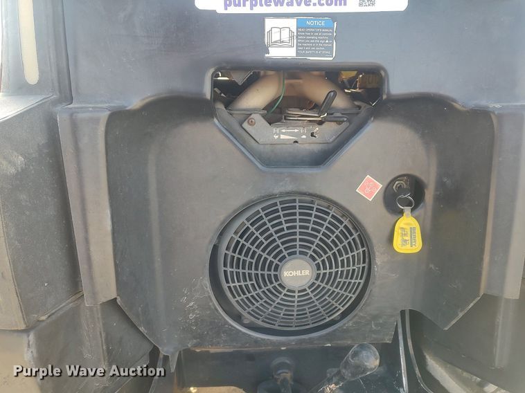 image for item DO3774 2011 Ditch Witch R300  trencher