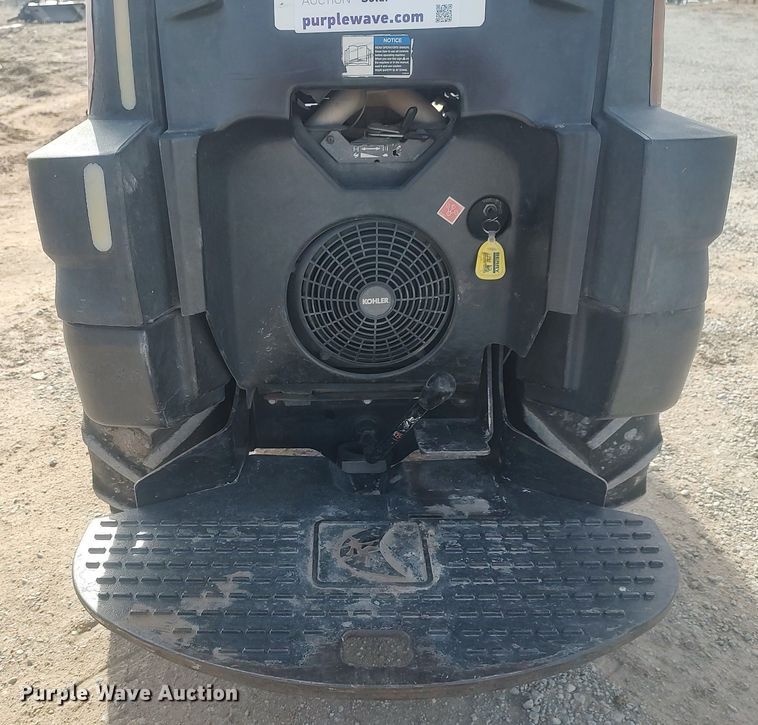 image for item DO3774 2011 Ditch Witch R300  trencher