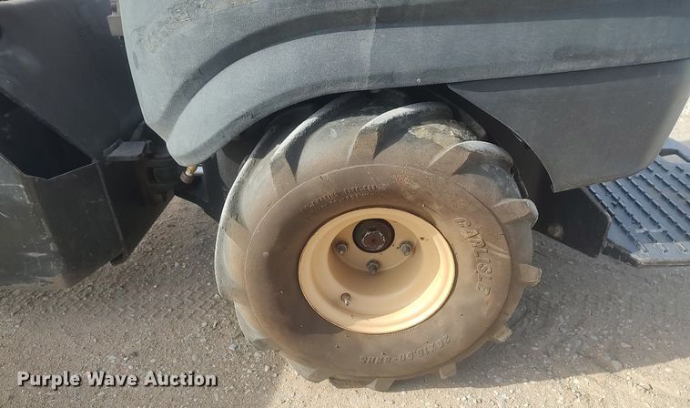 image for item DO3774 2011 Ditch Witch R300  trencher