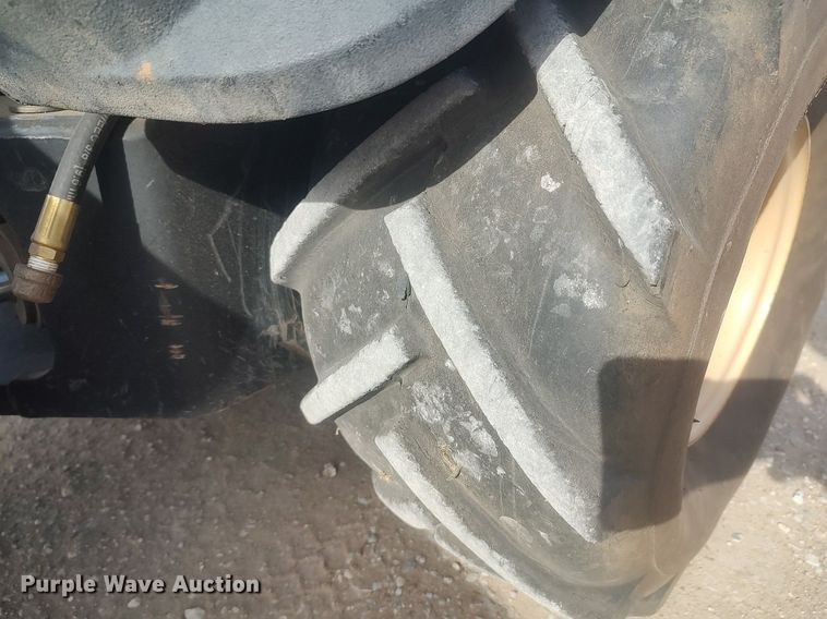 image for item DO3774 2011 Ditch Witch R300  trencher