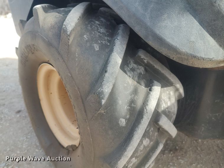 image for item DO3774 2011 Ditch Witch R300  trencher