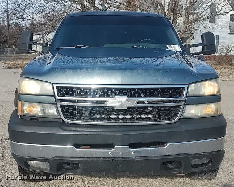 image for item DO3780 2006 Chevrolet Silverado 2500HD  Ext. Cab pickup truck