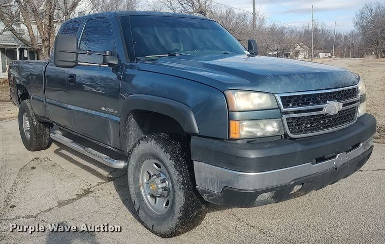 image for item DO3780 2006 Chevrolet Silverado 2500HD  Ext. Cab pickup truck