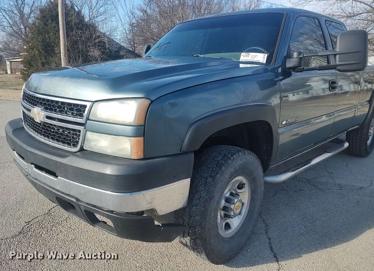 image for item DO3780 2006 Chevrolet Silverado 2500HD  Ext. Cab pickup truck