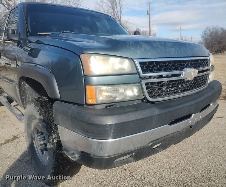 image for item DO3780 2006 Chevrolet Silverado 2500HD  Ext. Cab pickup truck