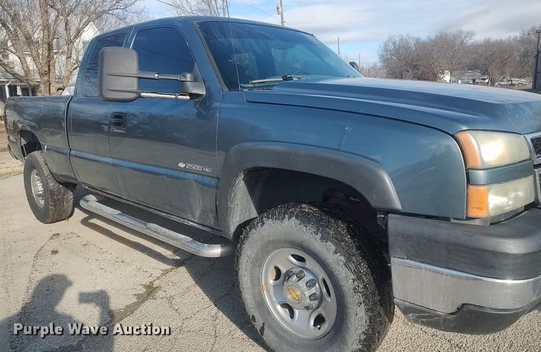 image for item DO3780 2006 Chevrolet Silverado 2500HD  Ext. Cab pickup truck
