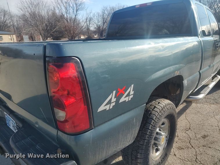 image for item DO3780 2006 Chevrolet Silverado 2500HD  Ext. Cab pickup truck