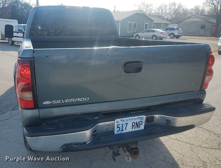 image for item DO3780 2006 Chevrolet Silverado 2500HD  Ext. Cab pickup truck