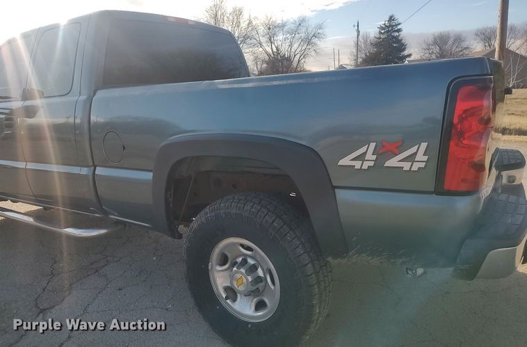 image for item DO3780 2006 Chevrolet Silverado 2500HD  Ext. Cab pickup truck
