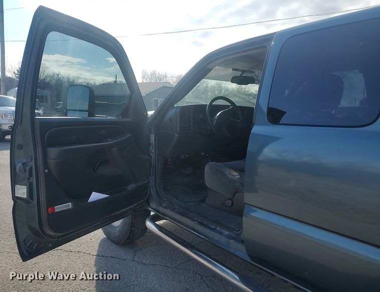 image for item DO3780 2006 Chevrolet Silverado 2500HD  Ext. Cab pickup truck