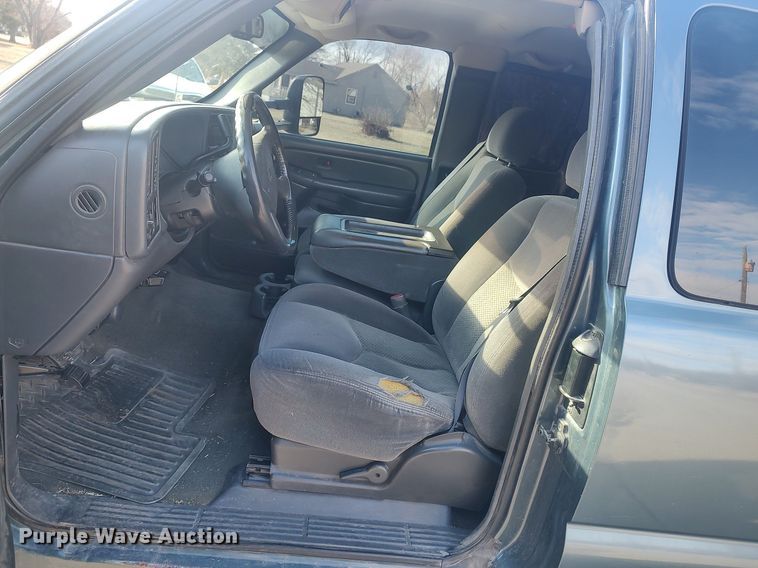 image for item DO3780 2006 Chevrolet Silverado 2500HD  Ext. Cab pickup truck