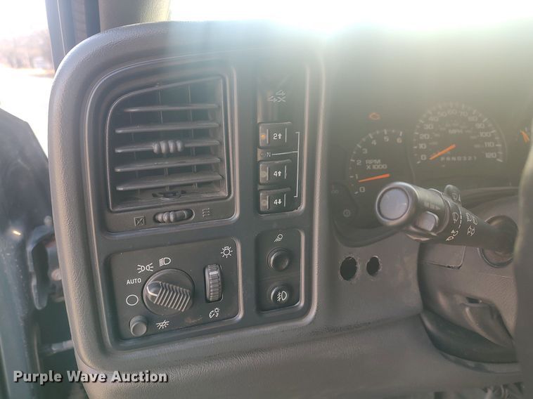 image for item DO3780 2006 Chevrolet Silverado 2500HD  Ext. Cab pickup truck