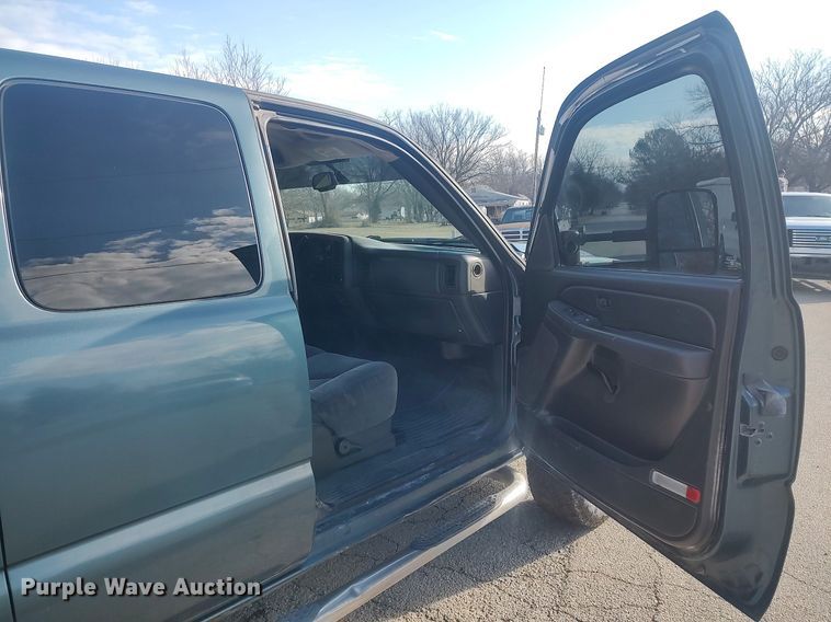 image for item DO3780 2006 Chevrolet Silverado 2500HD  Ext. Cab pickup truck