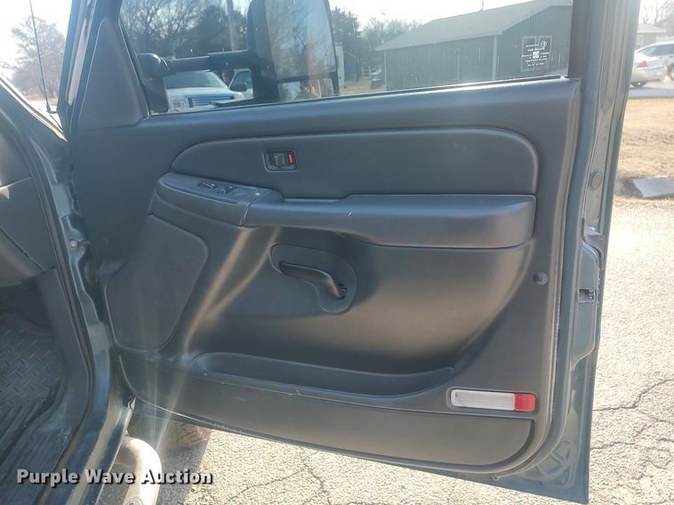 image for item DO3780 2006 Chevrolet Silverado 2500HD  Ext. Cab pickup truck