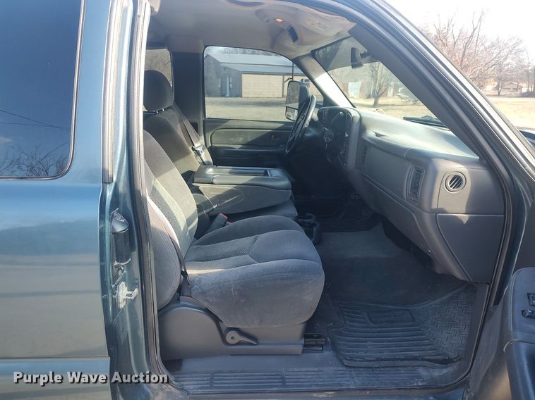 image for item DO3780 2006 Chevrolet Silverado 2500HD  Ext. Cab pickup truck