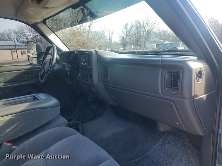 image for item DO3780 2006 Chevrolet Silverado 2500HD  Ext. Cab pickup truck