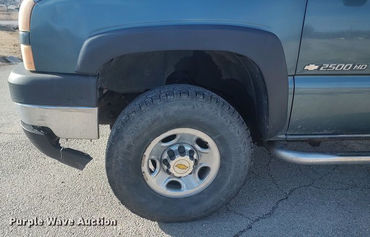 image for item DO3780 2006 Chevrolet Silverado 2500HD  Ext. Cab pickup truck