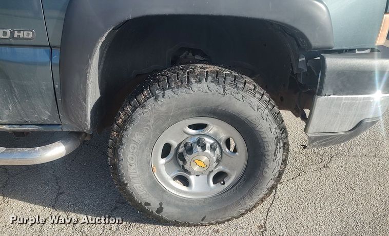 image for item DO3780 2006 Chevrolet Silverado 2500HD  Ext. Cab pickup truck