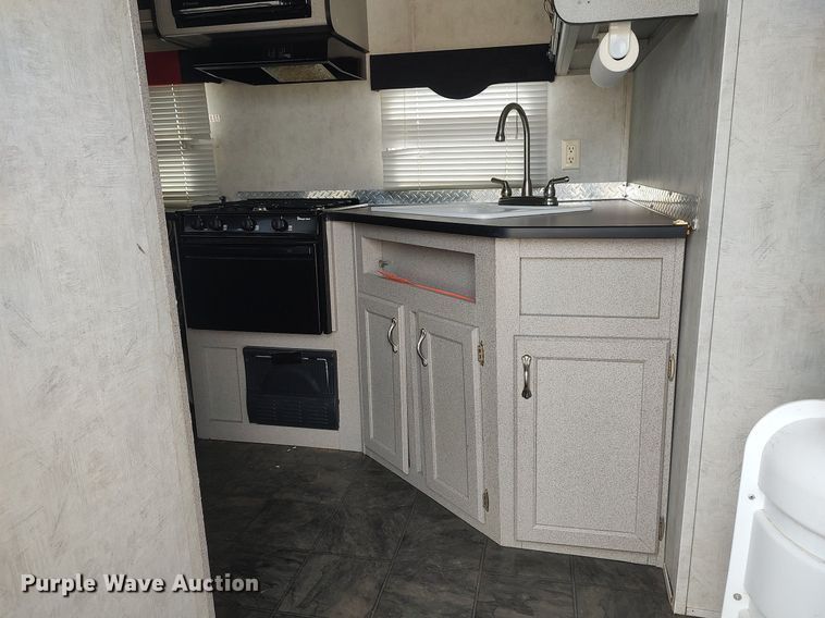 image for item DO3807 2007 Timberland RPM23FB  toy hauler camper