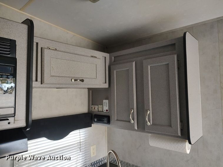 image for item DO3807 2007 Timberland RPM23FB  toy hauler camper