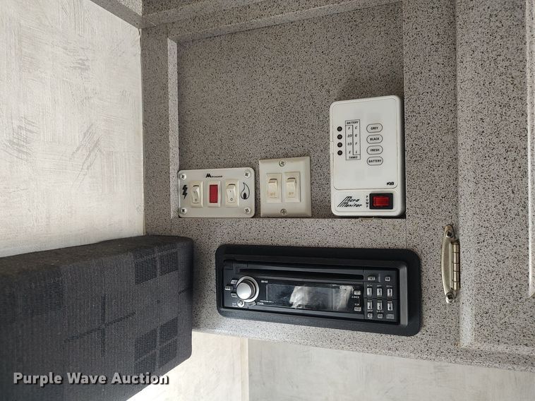 image for item DO3807 2007 Timberland RPM23FB  toy hauler camper