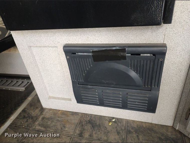 image for item DO3807 2007 Timberland RPM23FB  toy hauler camper