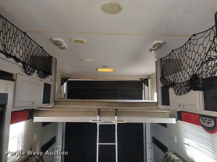 image for item DO3807 2007 Timberland RPM23FB  toy hauler camper