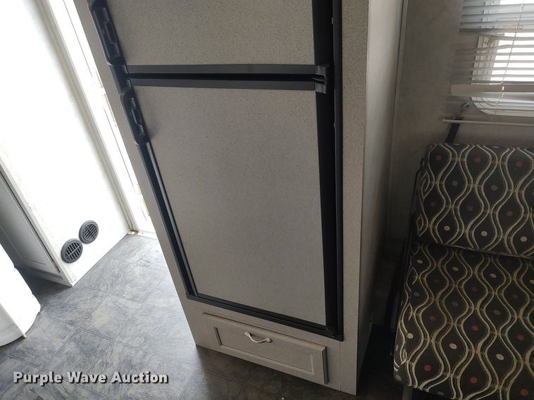 image for item DO3807 2007 Timberland RPM23FB  toy hauler camper