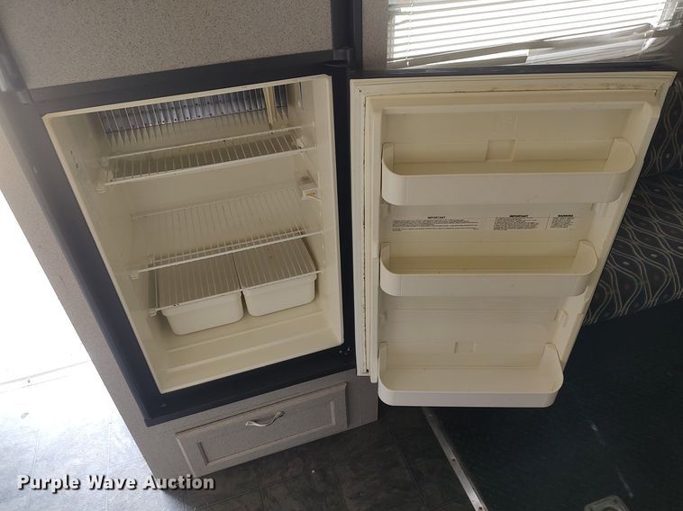 image for item DO3807 2007 Timberland RPM23FB  toy hauler camper