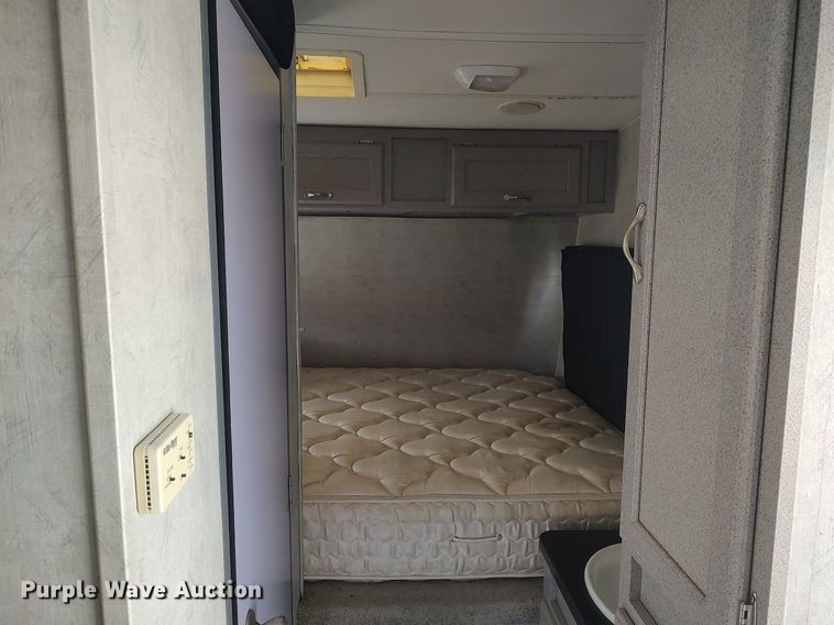 image for item DO3807 2007 Timberland RPM23FB  toy hauler camper