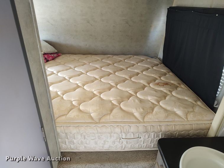 image for item DO3807 2007 Timberland RPM23FB  toy hauler camper