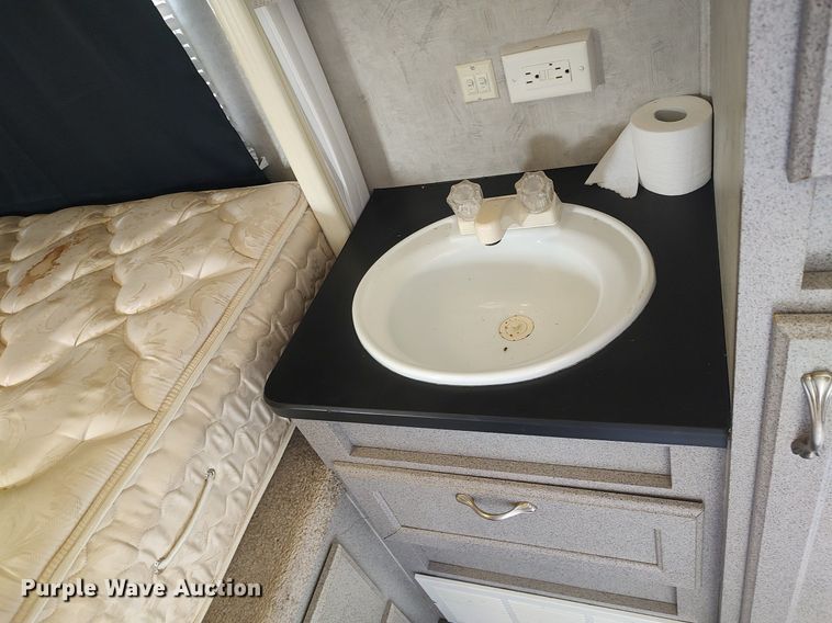 image for item DO3807 2007 Timberland RPM23FB  toy hauler camper