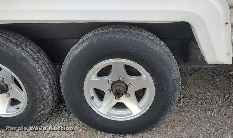 image for item DO3807 2007 Timberland RPM23FB  toy hauler camper