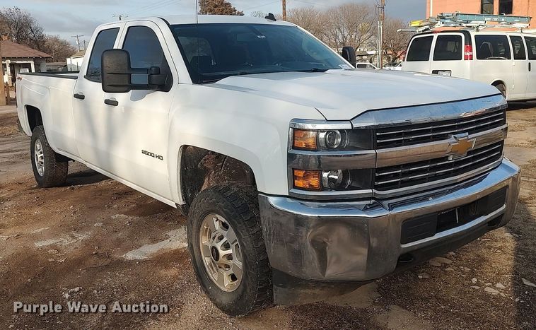 image for item DO3816 2015 Chevrolet Silverado 2500HD  Double Cab pickup truck