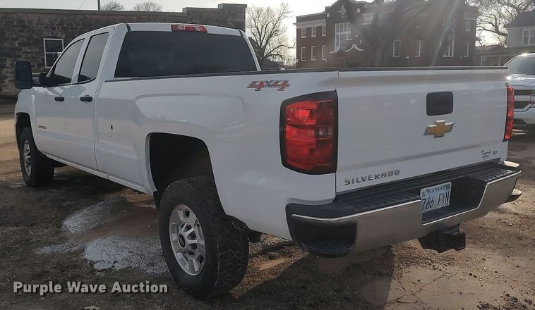 image for item DO3816 2015 Chevrolet Silverado 2500HD  Double Cab pickup truck