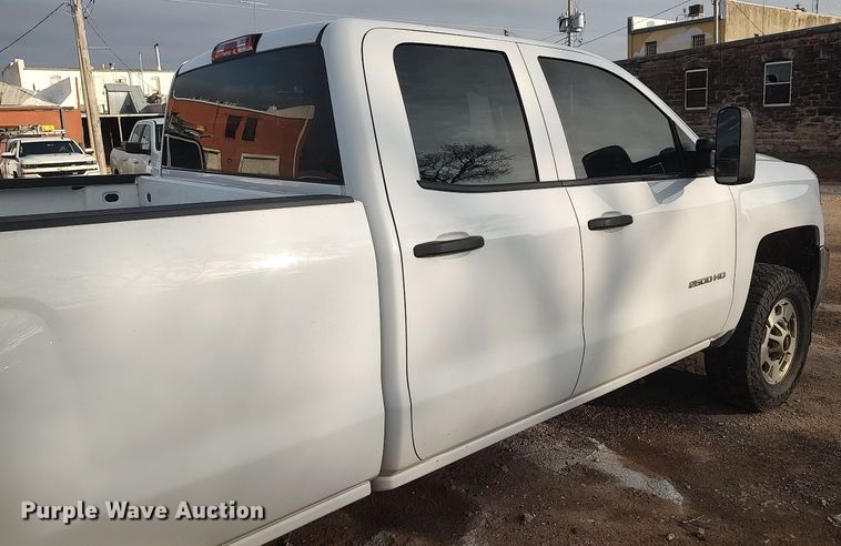 image for item DO3816 2015 Chevrolet Silverado 2500HD  Double Cab pickup truck
