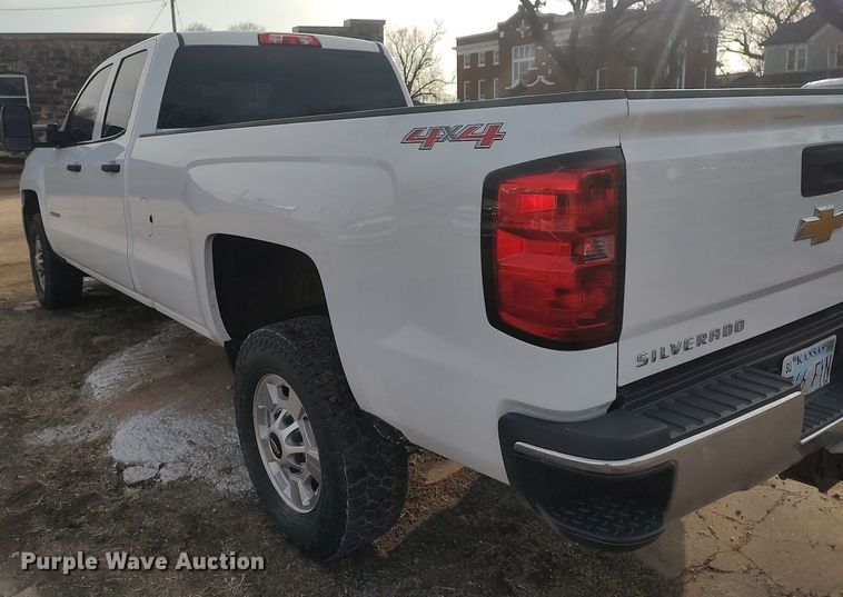 image for item DO3816 2015 Chevrolet Silverado 2500HD  Double Cab pickup truck