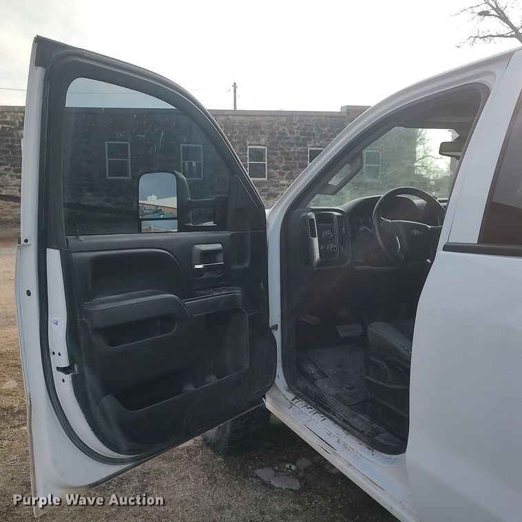 image for item DO3816 2015 Chevrolet Silverado 2500HD  Double Cab pickup truck