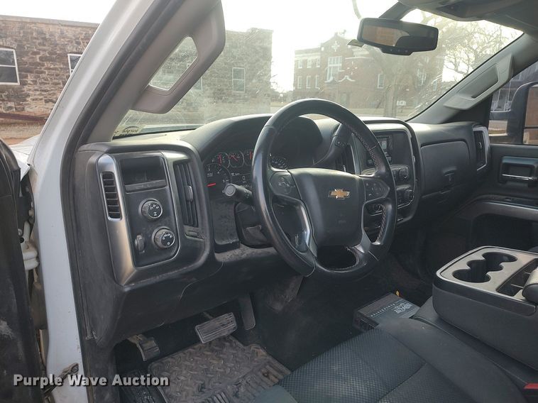 image for item DO3816 2015 Chevrolet Silverado 2500HD  Double Cab pickup truck