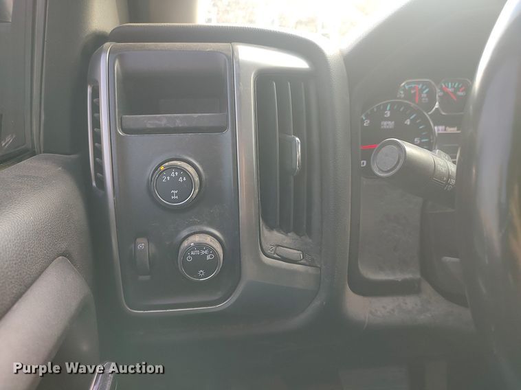 image for item DO3816 2015 Chevrolet Silverado 2500HD  Double Cab pickup truck