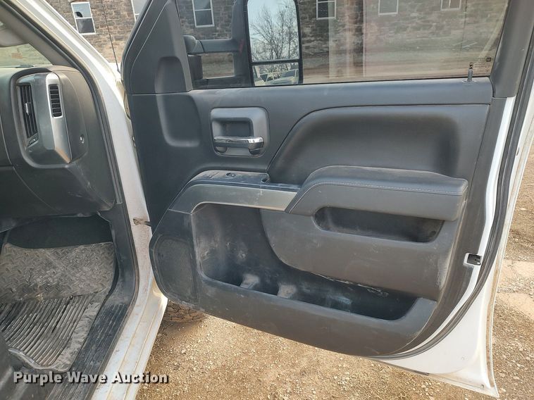 image for item DO3816 2015 Chevrolet Silverado 2500HD  Double Cab pickup truck