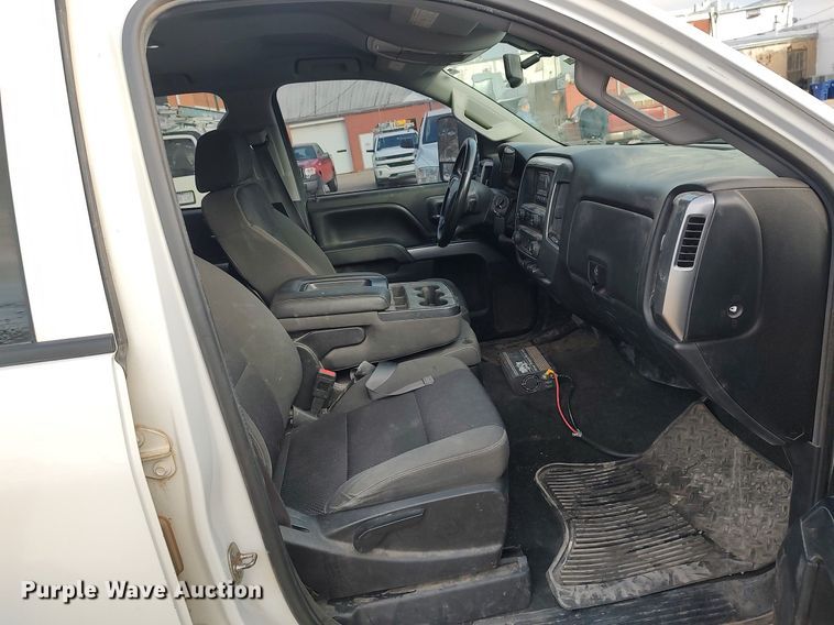 image for item DO3816 2015 Chevrolet Silverado 2500HD  Double Cab pickup truck