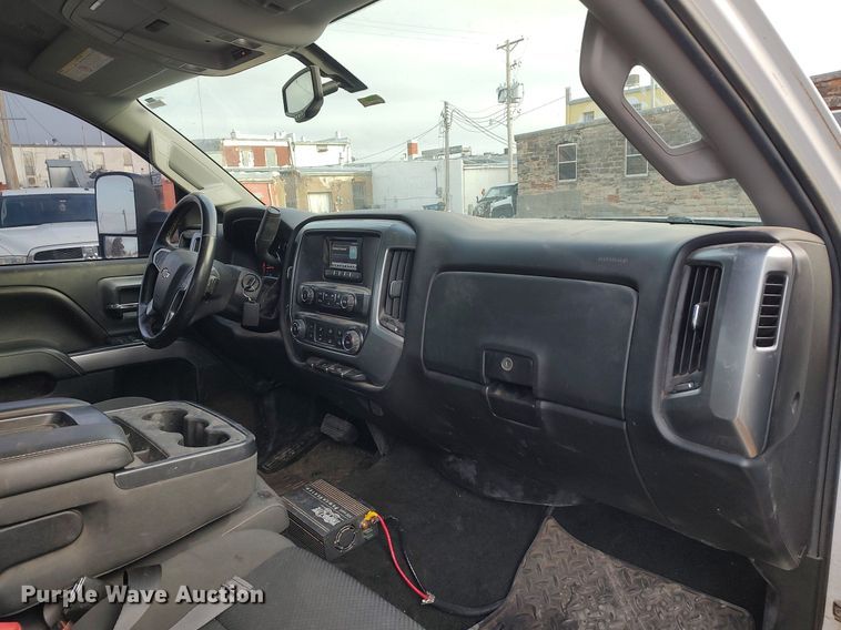 image for item DO3816 2015 Chevrolet Silverado 2500HD  Double Cab pickup truck